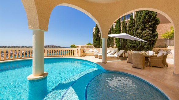 Sonnenterrasse mit Pool - Ferienhaus Mallorca
